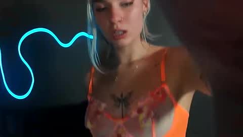Snapshot of annieangel18 chatting on 01.03.25 ONLY FANS online show from 01.03.25