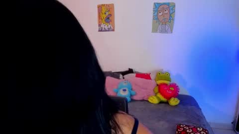 AnnieBlu3 online show from 01.30.25