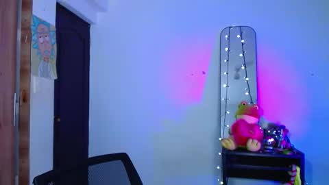 AnnieBlu3 online show from 10.27.25