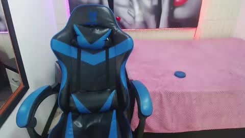 Anniee online show from 01.25.25