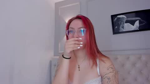 Snapshot of anniemartinezz chatting on 02.20.25 Annie online show from 02.20.25