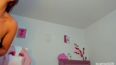 SOFIA INDEPENDENT MODEL online show from 01.07.25