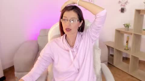 Snapshot of antoneella__ chatting on 02.21.25 Antonella online show from 02.21.25