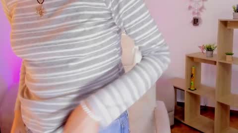 Snapshot of antoneella__ chatting on 02.24.25 Antonella online show from 02.24.25