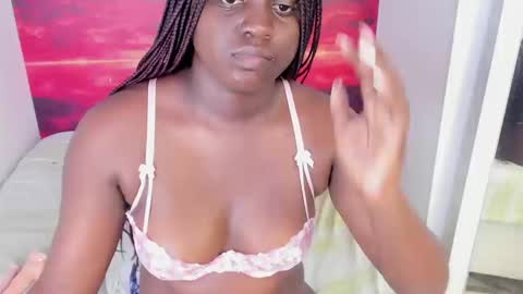 Snapshot of antonelasexx chatting on 09.20.25 antonelasexx online show from 09.20.25