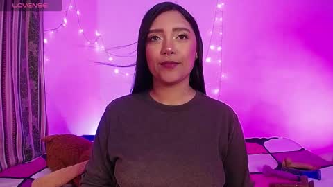 Snapshot of antonella_latin_curvy chatting on 02.06.25 Anne online show from 02.06.25
