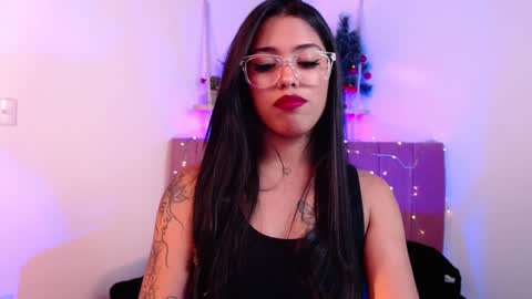Snapshot of antonella_miller18 chatting on 12.23.24 Antonella online show from 12.23.24