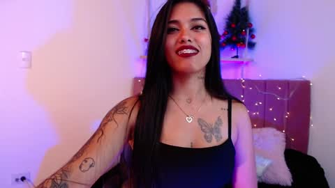Snapshot of antonella_miller18 chatting on 12.24.24 Antonella online show from 12.24.24