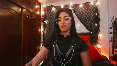 Snapshot of antonella_miller18 chatting on 12.28.24 Antonella online show from 12.28.24