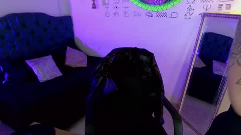 Snapshot of antonella_miller18 chatting on 09.25.25 Antonella online show from 09.25.25
