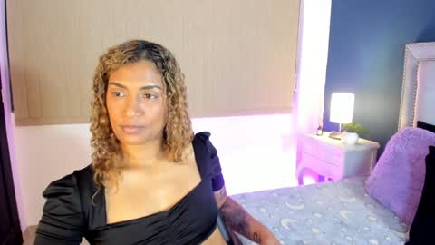 Snapshot of antonellaparker chatting on 12.21.24 Sarah online show from 12.21.24