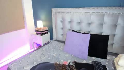 Snapshot of antonellaparker chatting on 02.25.25 Sarah online show from 02.25.25
