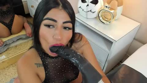 Antonia online show from 10.14.25