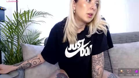 Snapshot of anttoniia chatting on 10.06.25 Antonia online show from 10.06.25