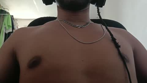 Snapshot of anuardhm chatting on 01.07.25 AnuarDHM online show from 01.07.25