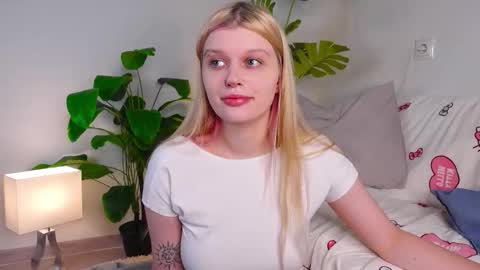 any_mo0n online show from 10.11.25