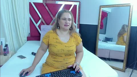 Snapshot of anyelamature chatting on 01.15.25 Anyela online show from 01.15.25