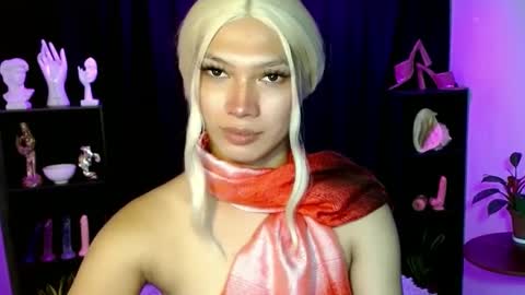 Snapshot of aphr0dite_x chatting on 02.14.25 Roman Goddess online show from 02.14.25