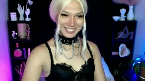 Snapshot of aphr0dite_x chatting on 02.24.25 Roman Goddess online show from 02.24.25