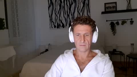 Snapshot of apollobest77 chatting on 12.19.24 apollobest77 online show from 12.19.24