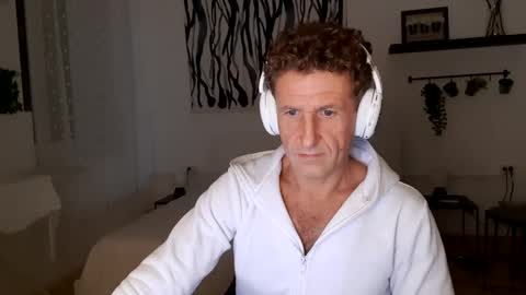Snapshot of apollobest77 chatting on 12.20.24 apollobest77 online show from 12.20.24