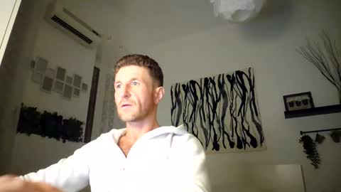 Snapshot of apollobest77 chatting on 02.04.25 apollobest77 online show from 02.04.25