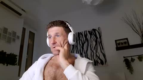 Snapshot of apollobest77 chatting on 02.13.25 apollobest77 online show from 02.13.25