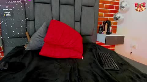 Snapshot of appolo_jay chatting on 12.31.24 appolo online show from 12.31.24