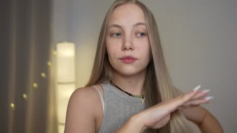  REYNA  my friend   online show from 01.05.25