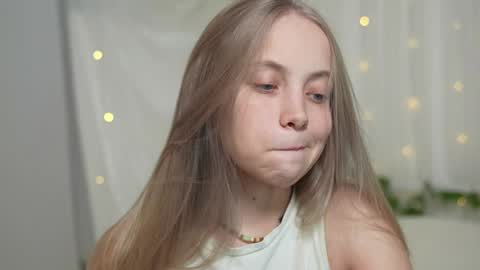  REYNA  my friend   online show from 01.28.25