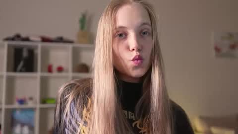  REYNA  my friend   online show from 11.21.25