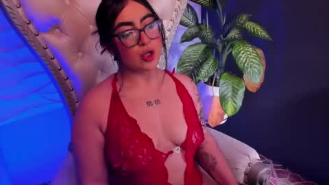 apprilfoxx online show from 10.29.25