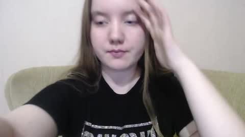 Snapshot of aquanarmin chatting on 09.27.25 Josefin online show from 09.27.25