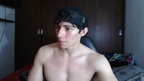 Snapshot of ares_aestheticgod chatting on 01.10.25 Ares D online show from 01.10.25