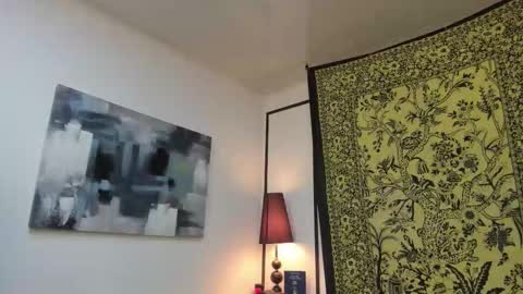 Snapshot of aria_and_orien chatting on 11.24.25 aria y orien online show from 11.24.25