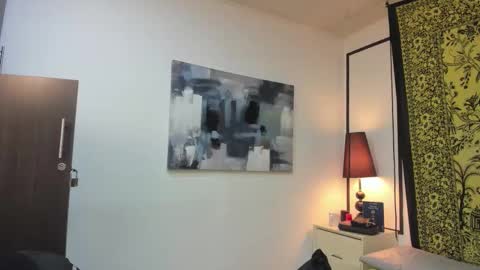 Snapshot of aria_and_orien chatting on 11.30.25 aria y orien online show from 11.30.25