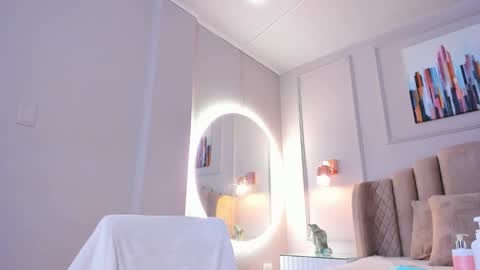 Snapshot of aria_greco chatting on 12.13.24 Aria  online show from 12.13.24