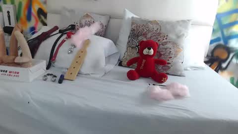 Snapshot of aria_martiin chatting on 01.15.25 aria online show from 01.15.25