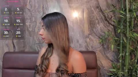 Snapshot of aria_moretti_ chatting on 11.20.25 ARIA online show from 11.20.25