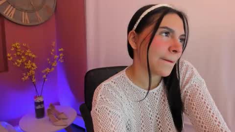 Snapshot of ariana__clauss chatting on 10.17.25 ariana__clauss online show from 10.17.25