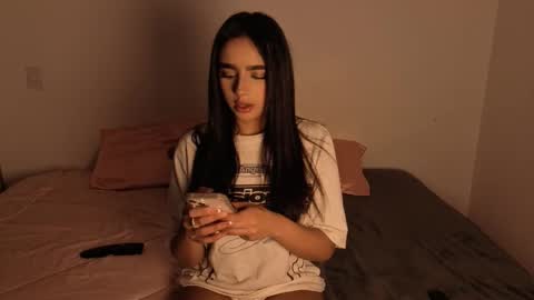 Snapshot of ariandbela__ chatting on 10.08.25 ariandbela__ online show from 10.08.25