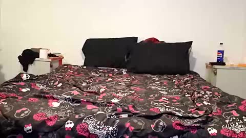 Snapshot of aricsoro69 chatting on 11.17.25 Sophie girard online show from 11.17.25