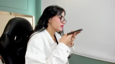 Snapshot of ariel_jonnes chatting on 01.09.25 Ariel online show from 01.09.25