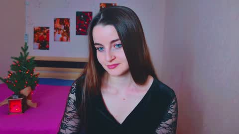 Snapshot of arielstonks_lovee chatting on 12.20.24 arielstonks_lovee online show from 12.20.24