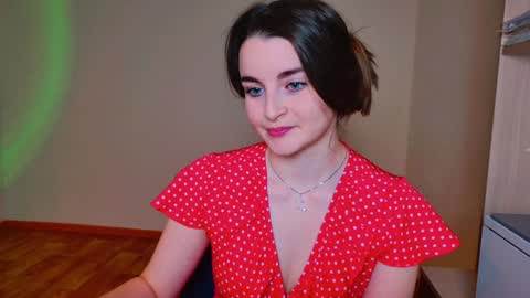 Snapshot of arielstonks_lovee chatting on 01.28.25 arielstonks_lovee online show from 01.28.25