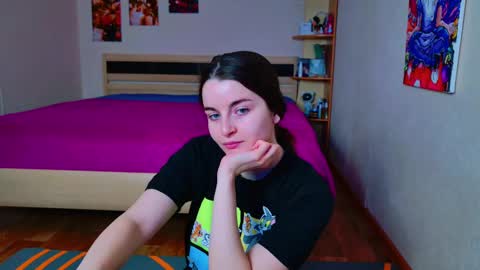 Snapshot of arielstonks_lovee chatting on 02.25.25 arielstonks_lovee online show from 02.25.25
