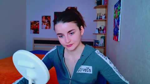 Snapshot of arielstonks_lovee chatting on 03.04.25 arielstonks_lovee online show from 03.04.25
