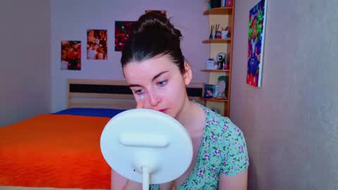 Snapshot of arielstonks_lovee chatting on 03.05.25 arielstonks_lovee online show from 03.05.25
