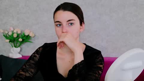 Snapshot of arielstonks_lovee chatting on 09.29.25 arielstonks_lovee online show from 09.29.25