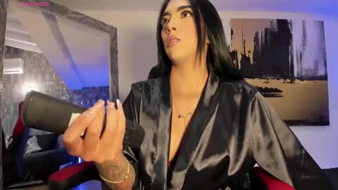 Ari Robert online show from 10.24.25